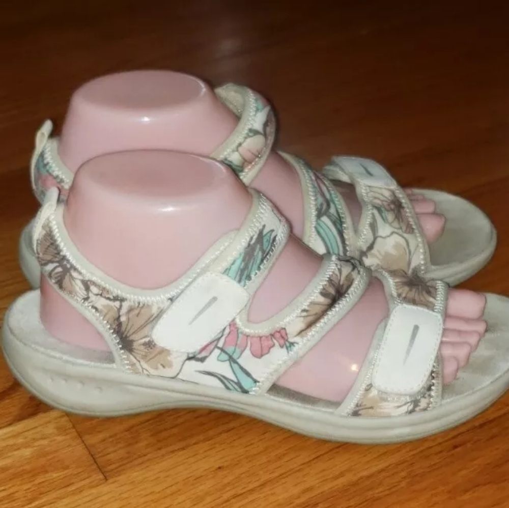 Easy Spirit Floral Sandals 8.5M - Picture 7 of 7